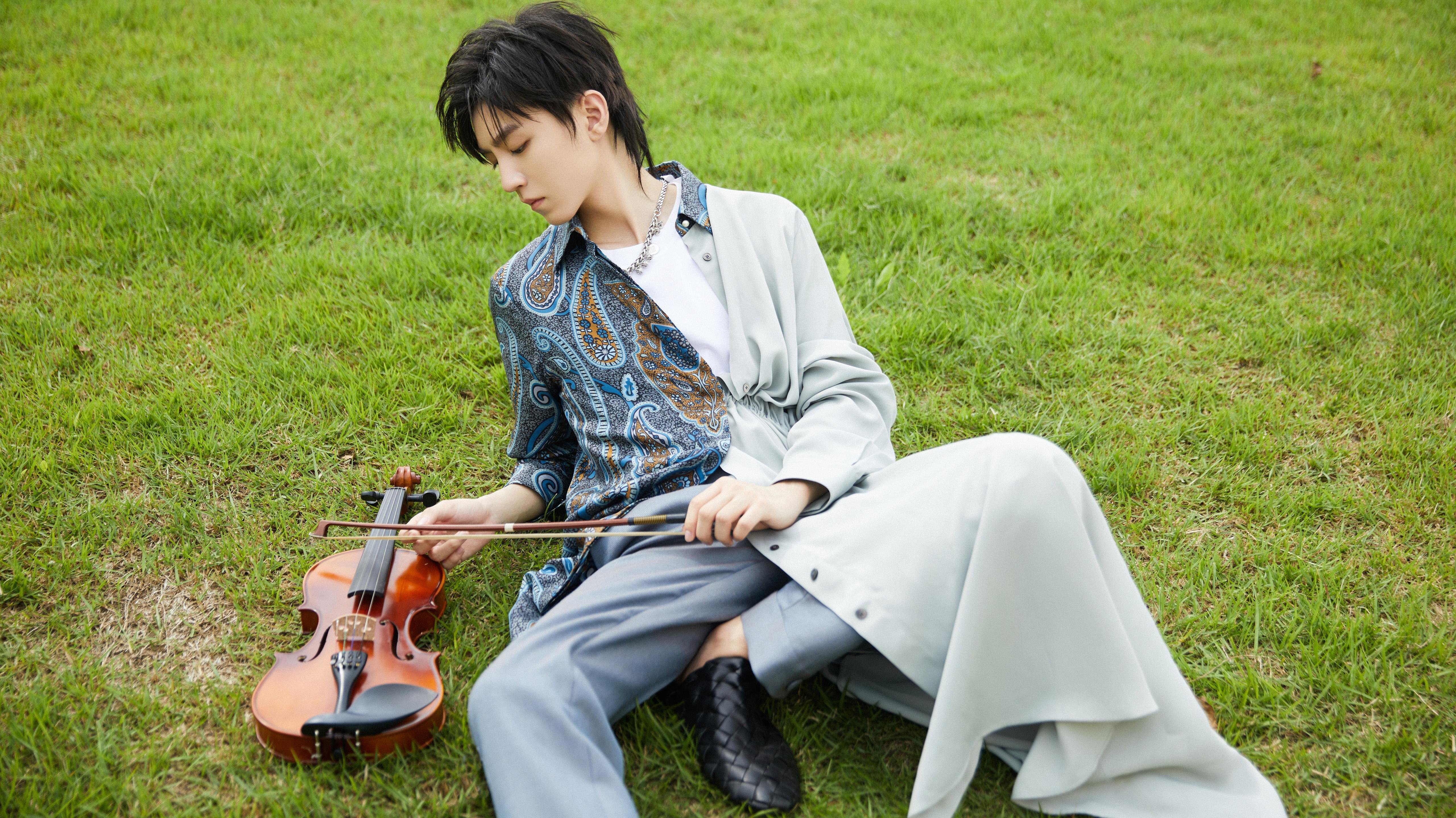 “足球+科技+文化”行业融合成果不断丰富，行业空间不断扩大，足球行业的商业模式